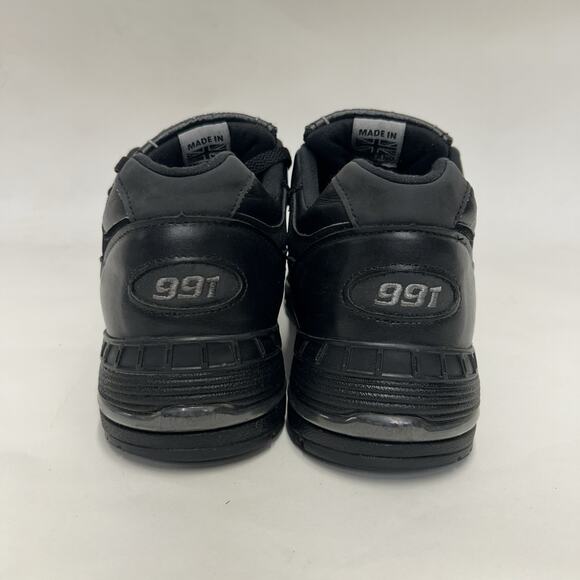 Athletic_Shoes